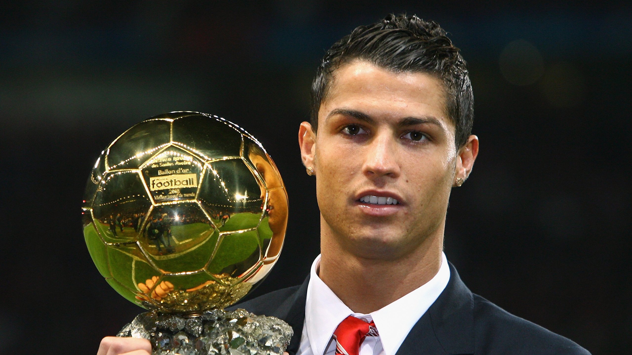 智利风暴难撼银河战舰，京多安导演的欧冠淘汰赛艺术