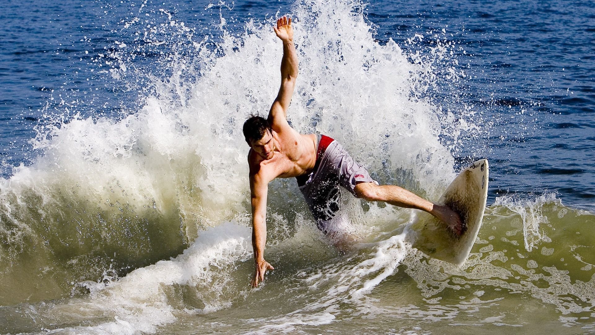 基米希闪耀却难挽狂澜，里昂战术纪律下的个人英雄主义悲歌